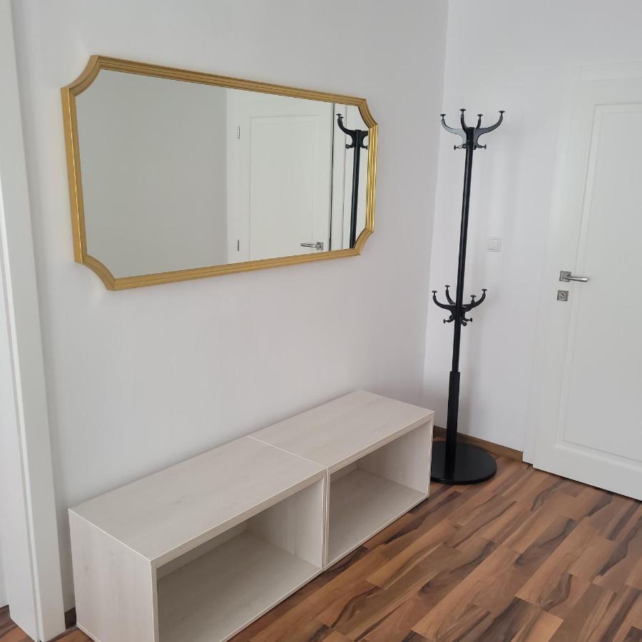 B8 - Spacious, Charming Apartment In Central Σίμπιου Εξωτερικό φωτογραφία